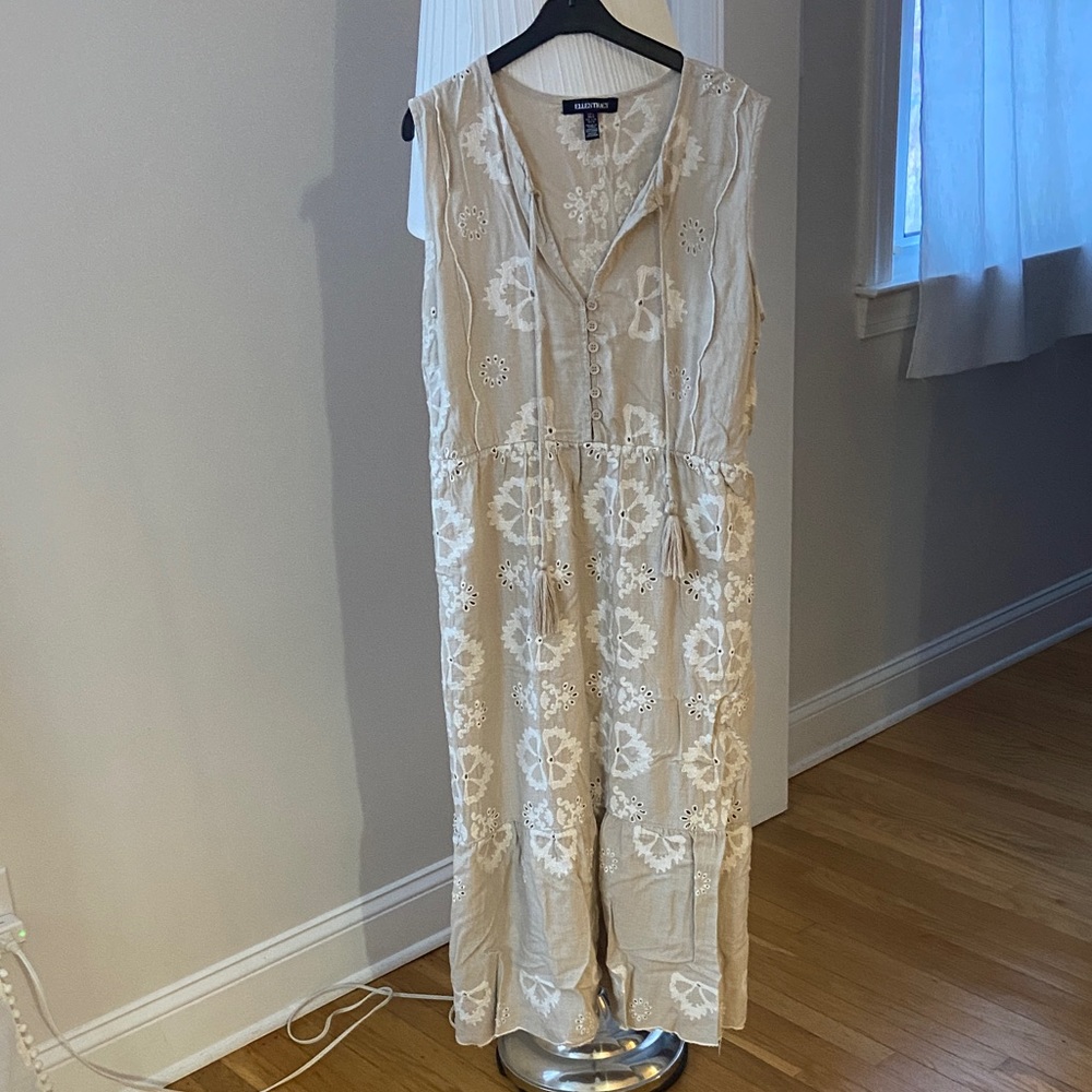Ellen Tracy Beige embriod dress